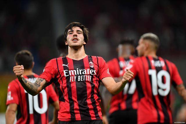 累坏了！杜兰特左小腿拉伤 至少伤停两周时间